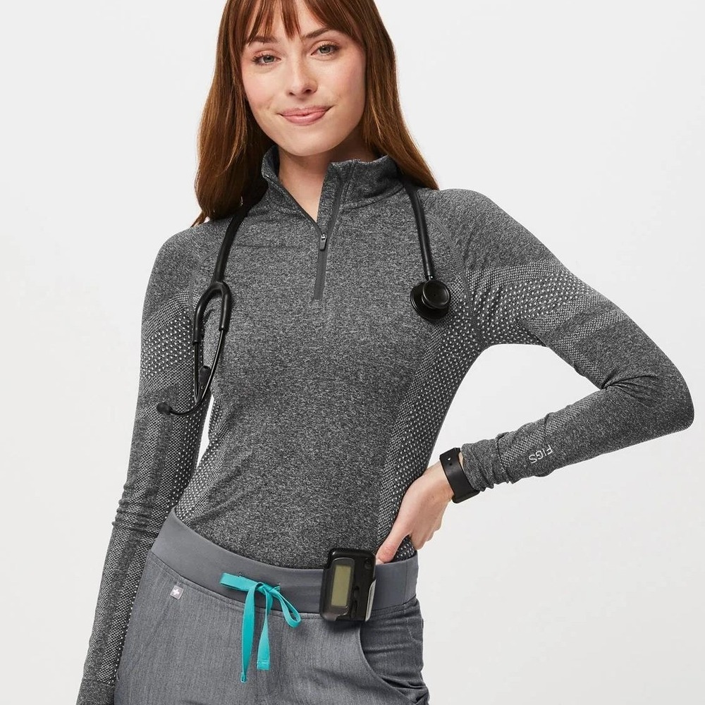 Figs Salta 1/4 Zip Underscrub Womens Medium Gray Seamless Long Sleeve Medical